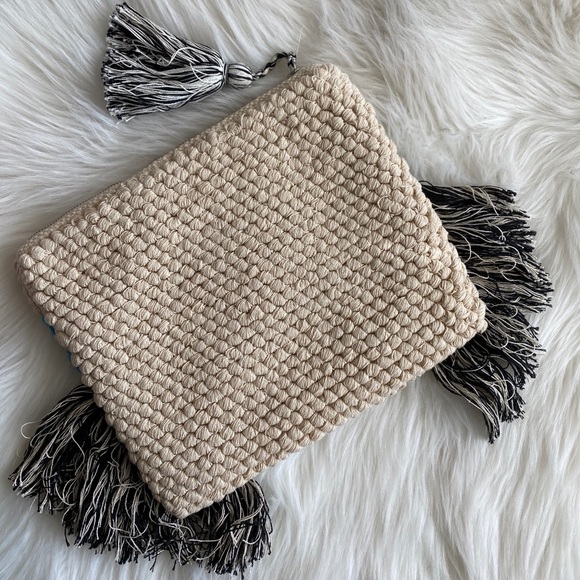 sale | woven pouch - Picture 4 of 6